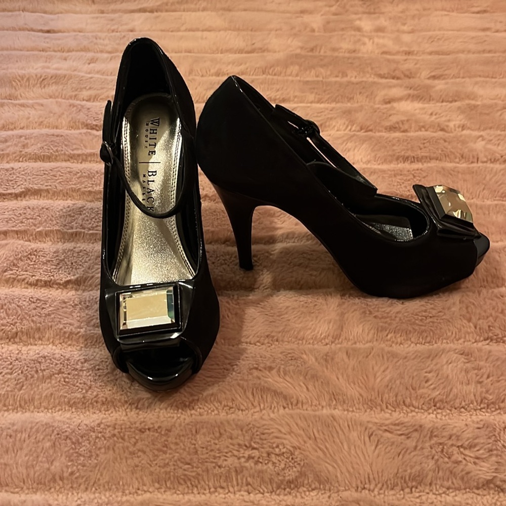 White House Black Market Carmen Size 7M - Picture 2 of 7